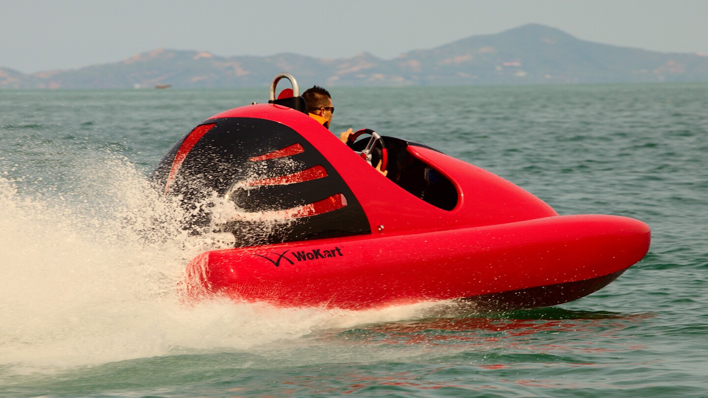The EUR20,000 (US$26,200) Wokart was conceived as a go-kart for the water (Photo: Wokart)
