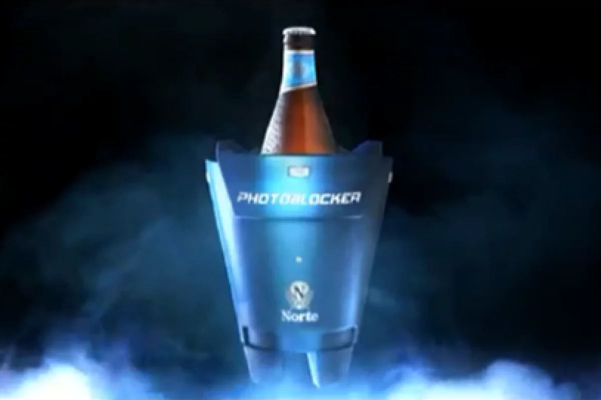 The Norte Photoblocker is a functional beer cooler surrounded by four sensors that can detect the flashes from cameras or cell phones and fire back its own flash to ruin an resulting photos