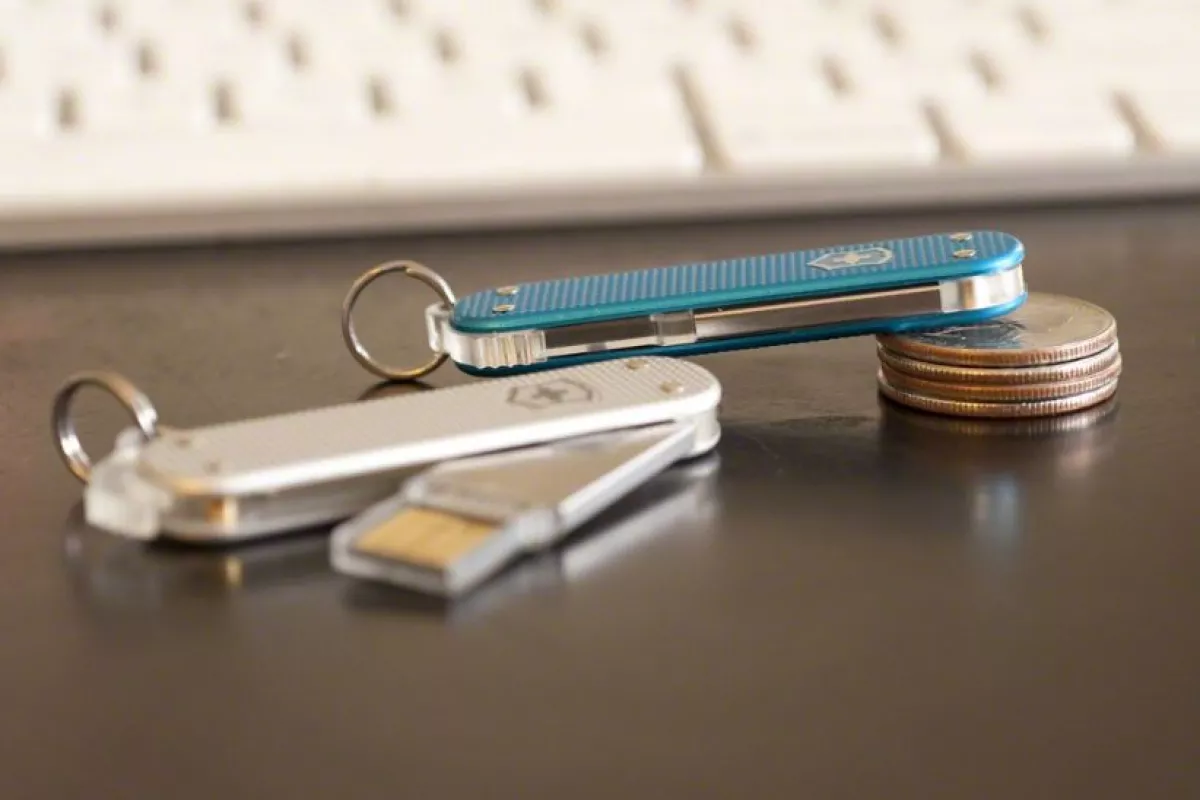 Victorinox has released its Slim Flash and Slim Duo rugged, detachable USB flash drive