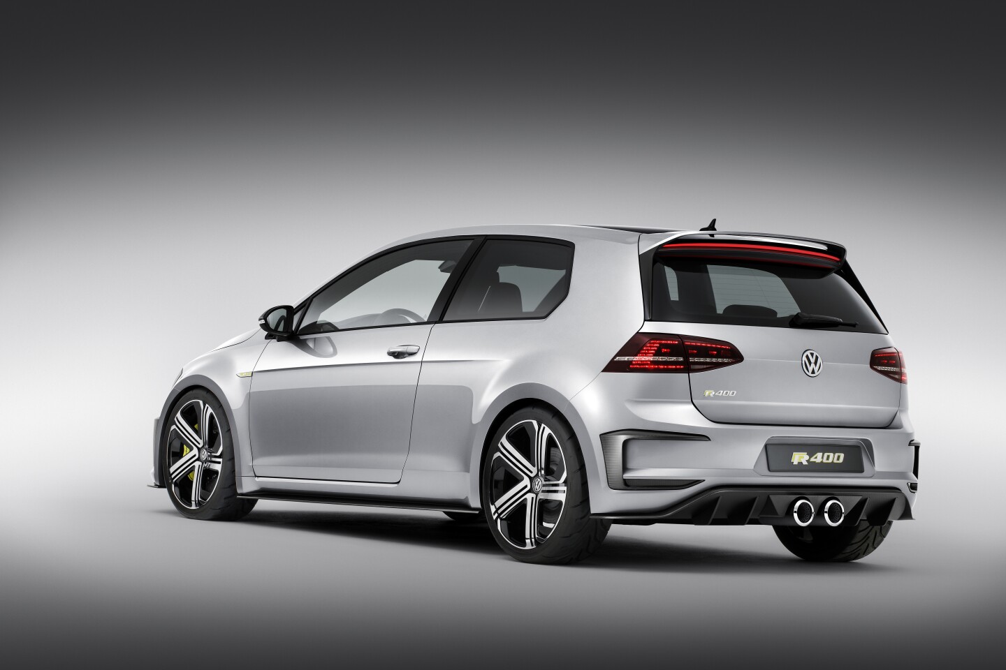 Using a 6-speed DSG gearbox, the Golf R 400 can reportedly hit 100 km/h (62 mph) in only 3.9 seconds, making it an entire second faster to the mark than the standard Golf R