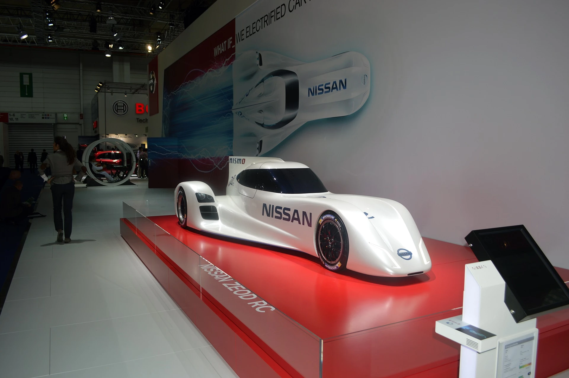 The Nissan ZEOD RC uses the same lithium battery technology used in the more sedate Nissan LEAF