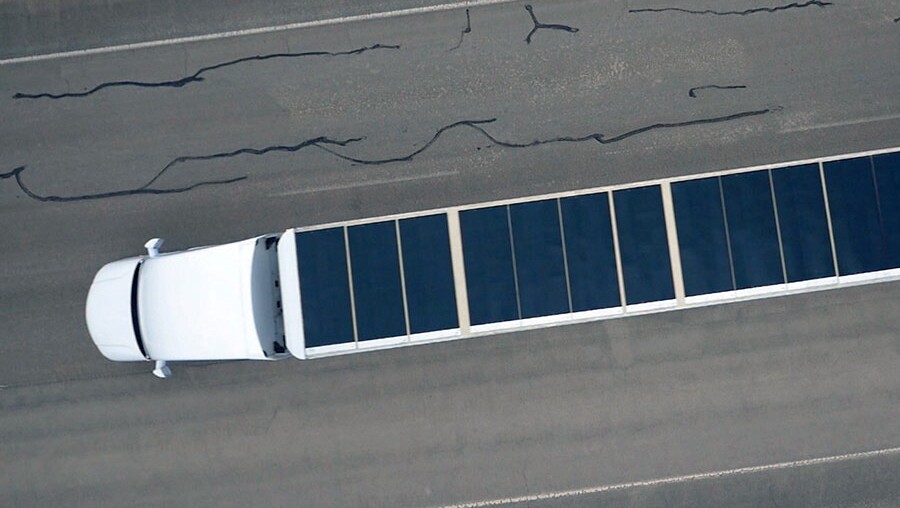 The SuperTruck's rooftop solar panels