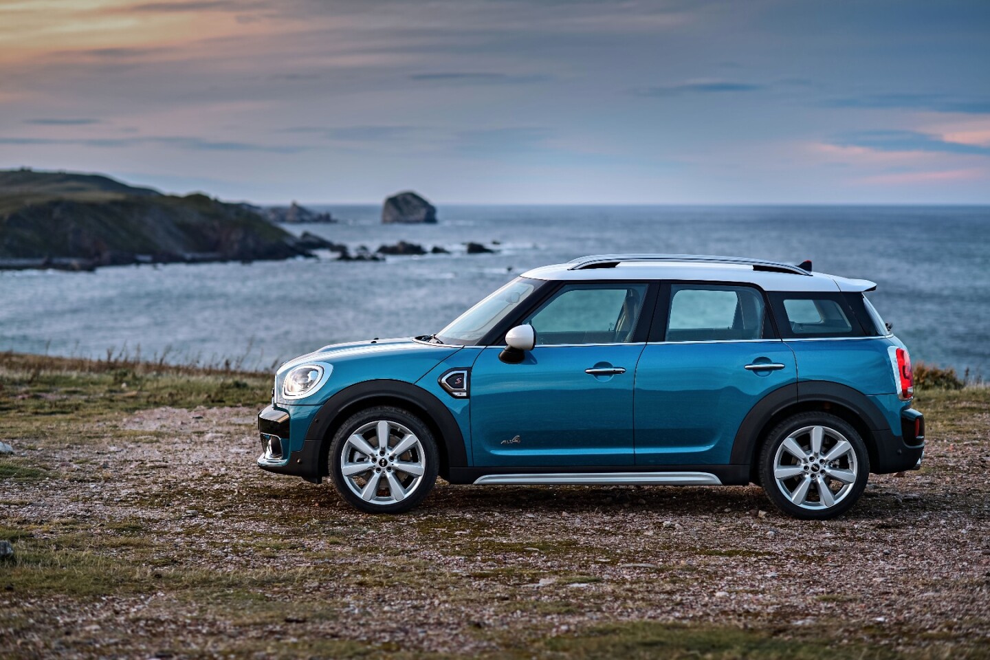 The staggered windowline on the new Mini Countryman gives it unique look from side on