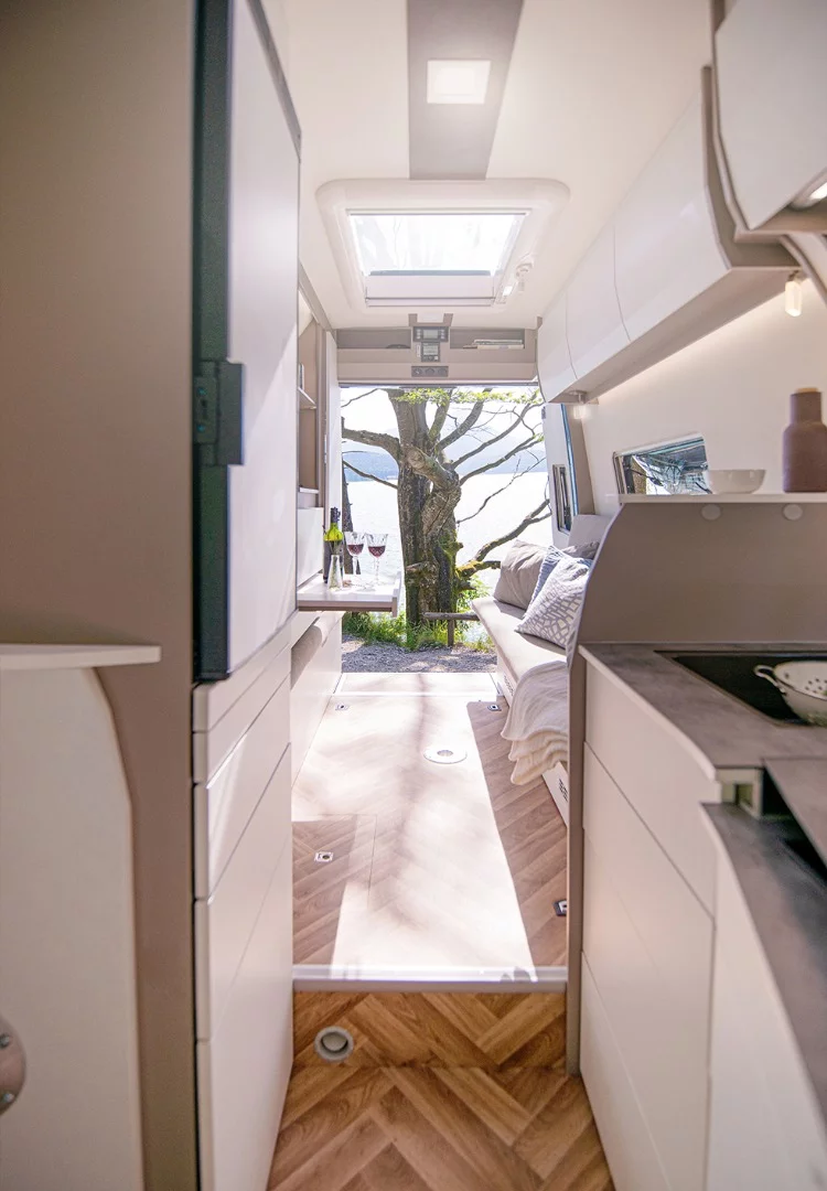 The smooth flow and wide open feel of the Frankia 7.0 Lounge is evident in the photos