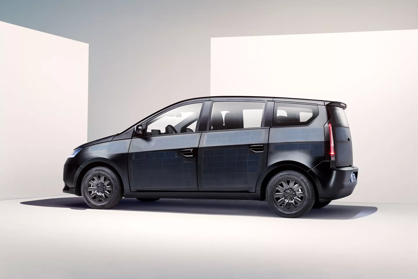 Sono Motors reports that the 456 PV half-cells could increase the Sion's per-charge range by an average of 112 km per week