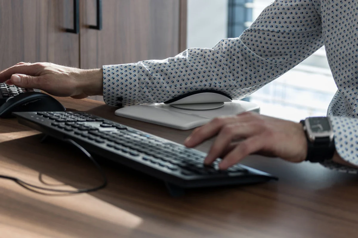 The way that we use our mouse and keyboard hasn't changed much over the years but that doesn't mean that we have to keep experiencing pain and discomfort while using them