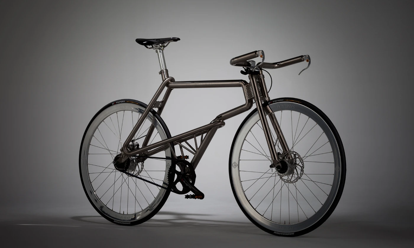 Conceived by Tokyo-based Miyake Design and produced by Kyoto-based Futaka Precision Machinery, the Samurai incorporates three different titanium alloys