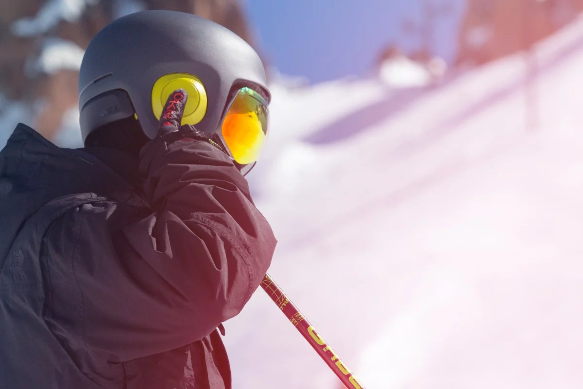 The Soundshield helmet features a set of removable Bluetooth headphones