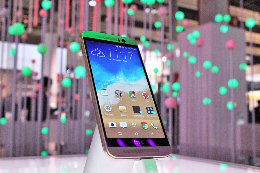 HTC One M9 (Photo: Stu Robarts/Gizmag.com)