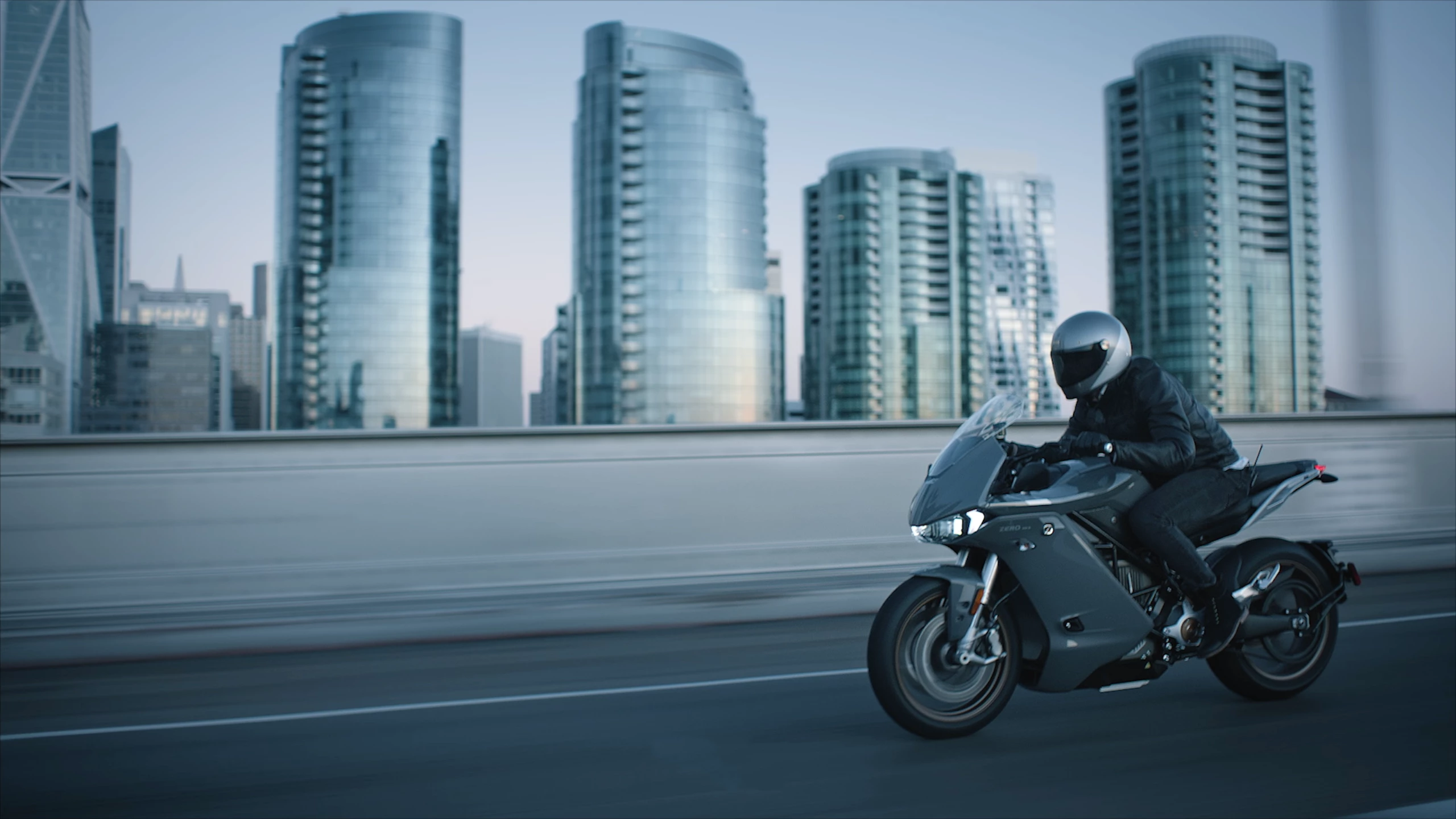 The long-awaited fully faired Zero SR/S electric motorcycle has finally dropped