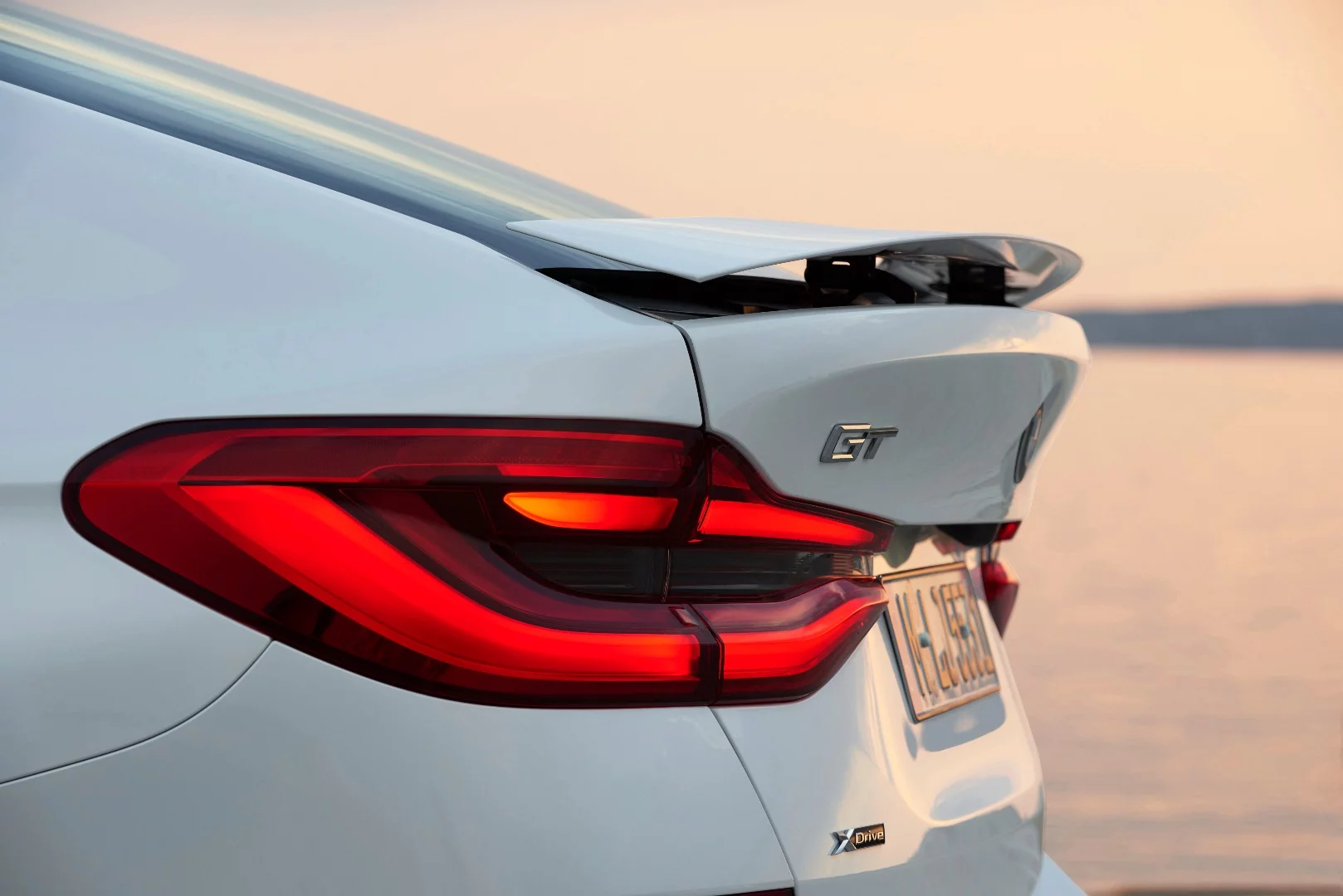 The active spoiler on the BMW 6 Series Gran Turismo