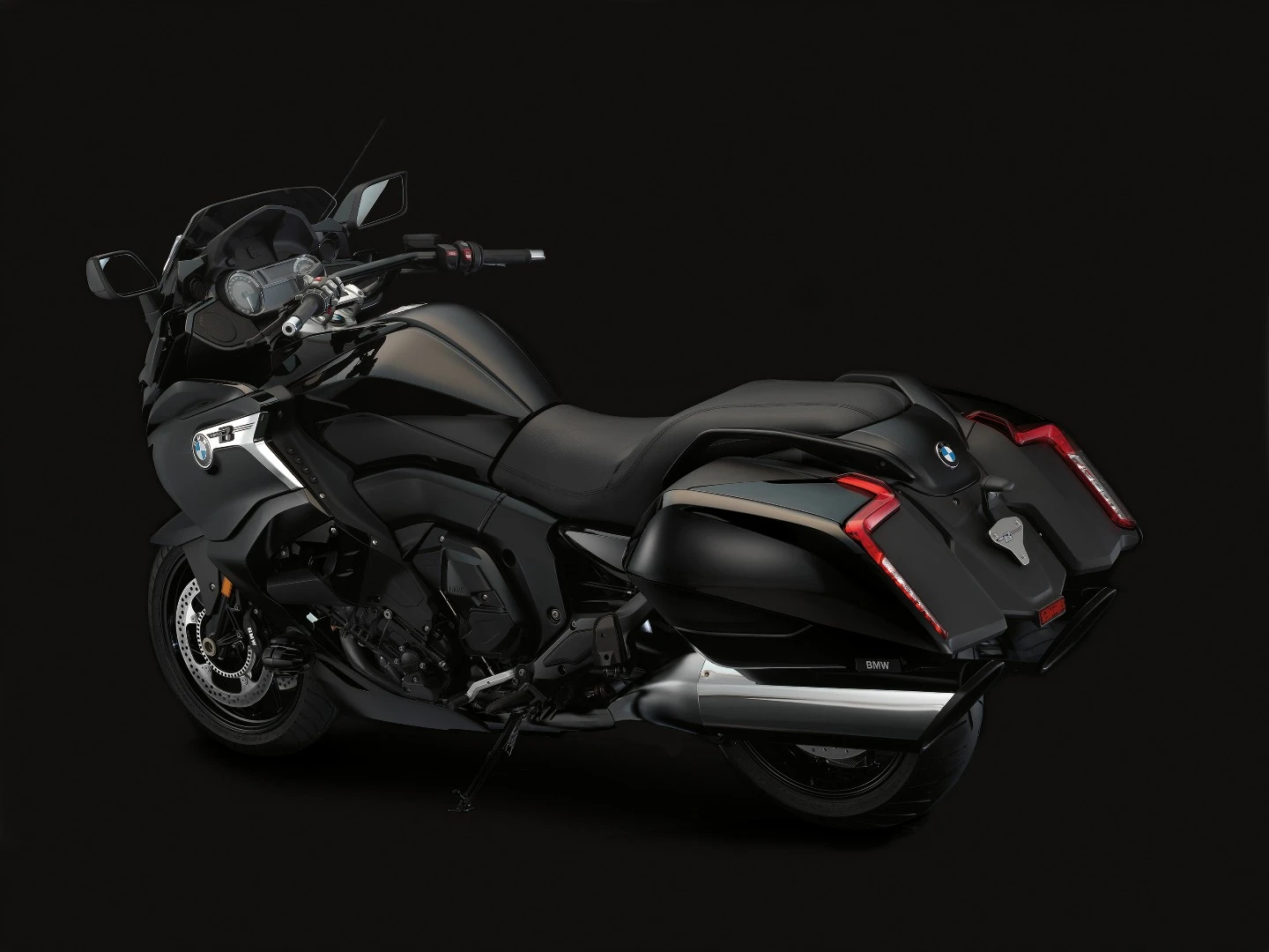 BMW has dropped the rear seat on the K1600 B for a classic bagger look