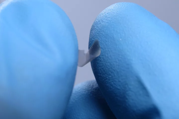 These ultra-thin plates are able to retain their shape after being bent and squeezed by a human hand