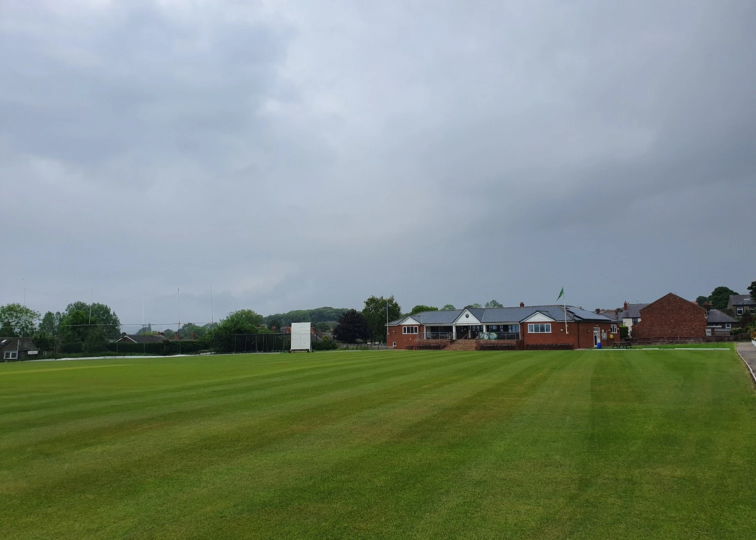 The S10 camera comes with HDR capabilities that can pick out details in challenging conditions – such as an overcast sky