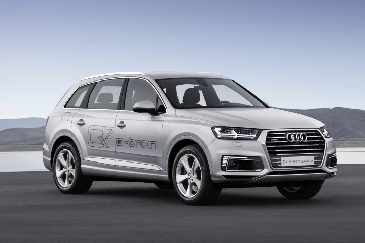 The Audi Q7 hybrid was unveiled in Shanghai and is destined for Asian markets