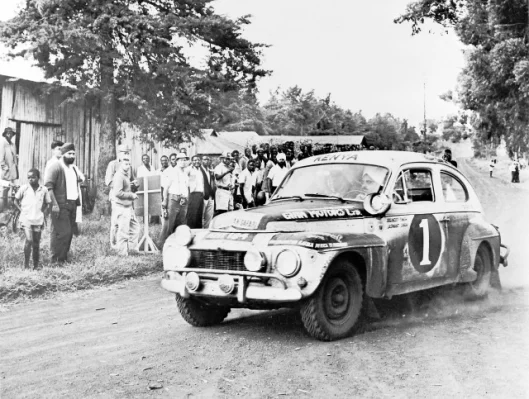 Vovlo P544 in racing colours