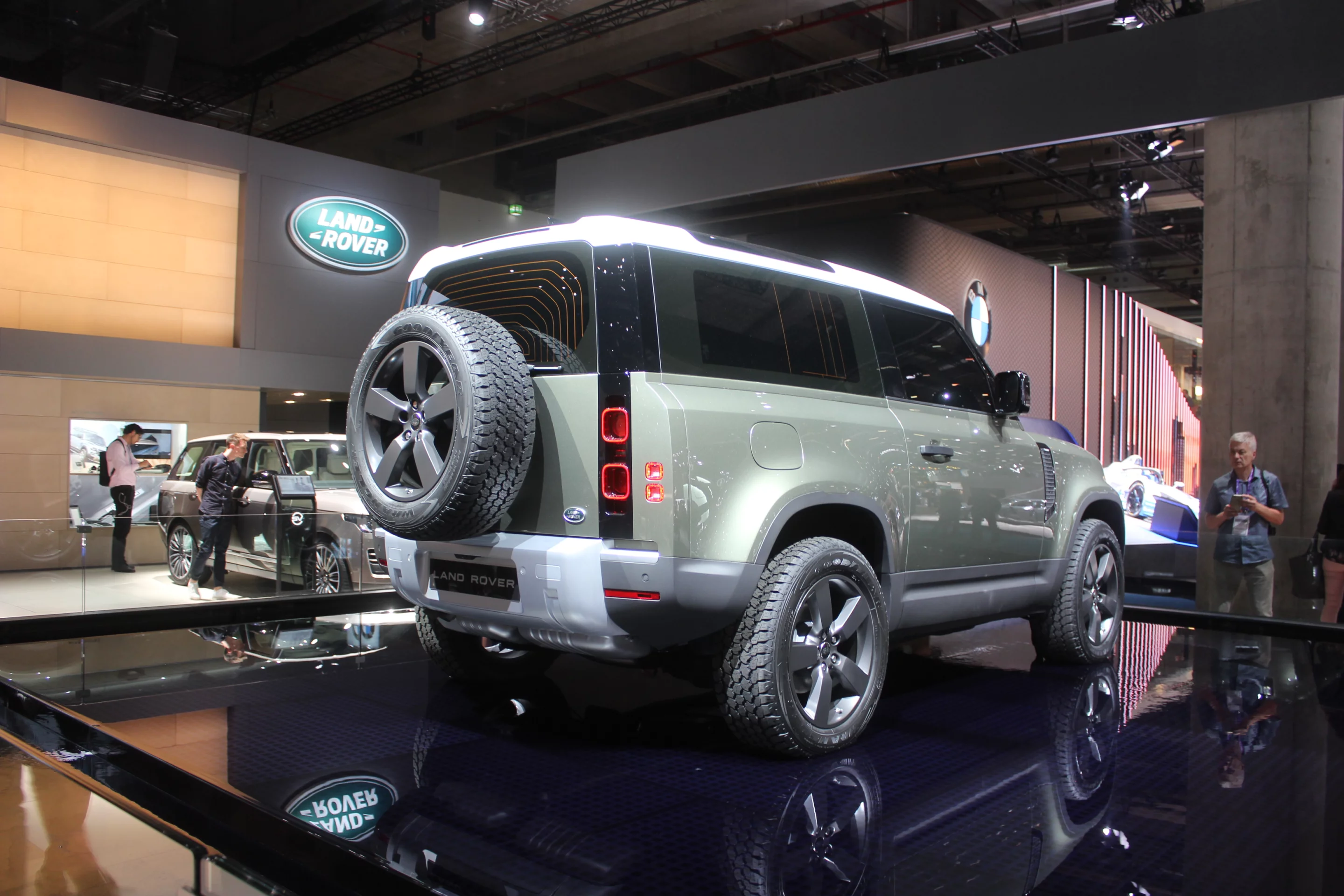 Land Rover Defender 90