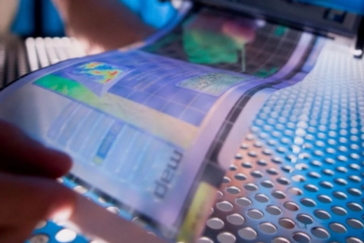 A flexible electronic display is rolled out at ASU's Flexible Display Center