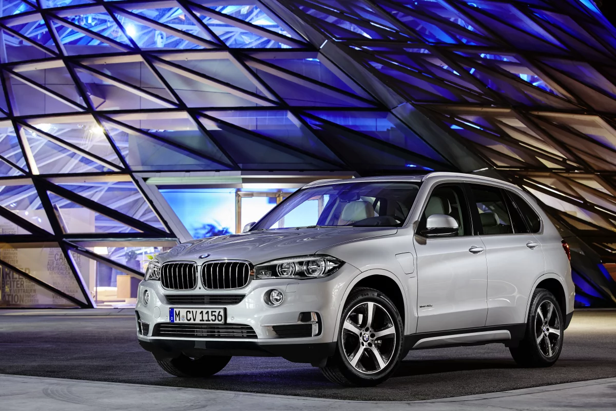 The BMW X5 xDrive40e is practical as well as efficient