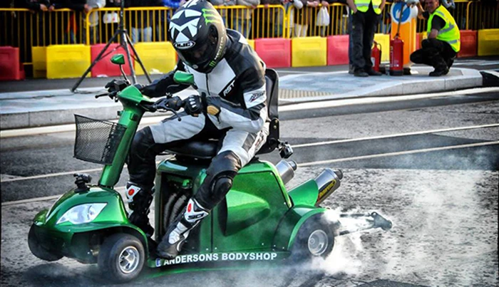Over a quarter of a mile at the Jurby Motodrome in the Isle of Man, Anderson steered the scooter into the record books at a blistering 107.6 mph
