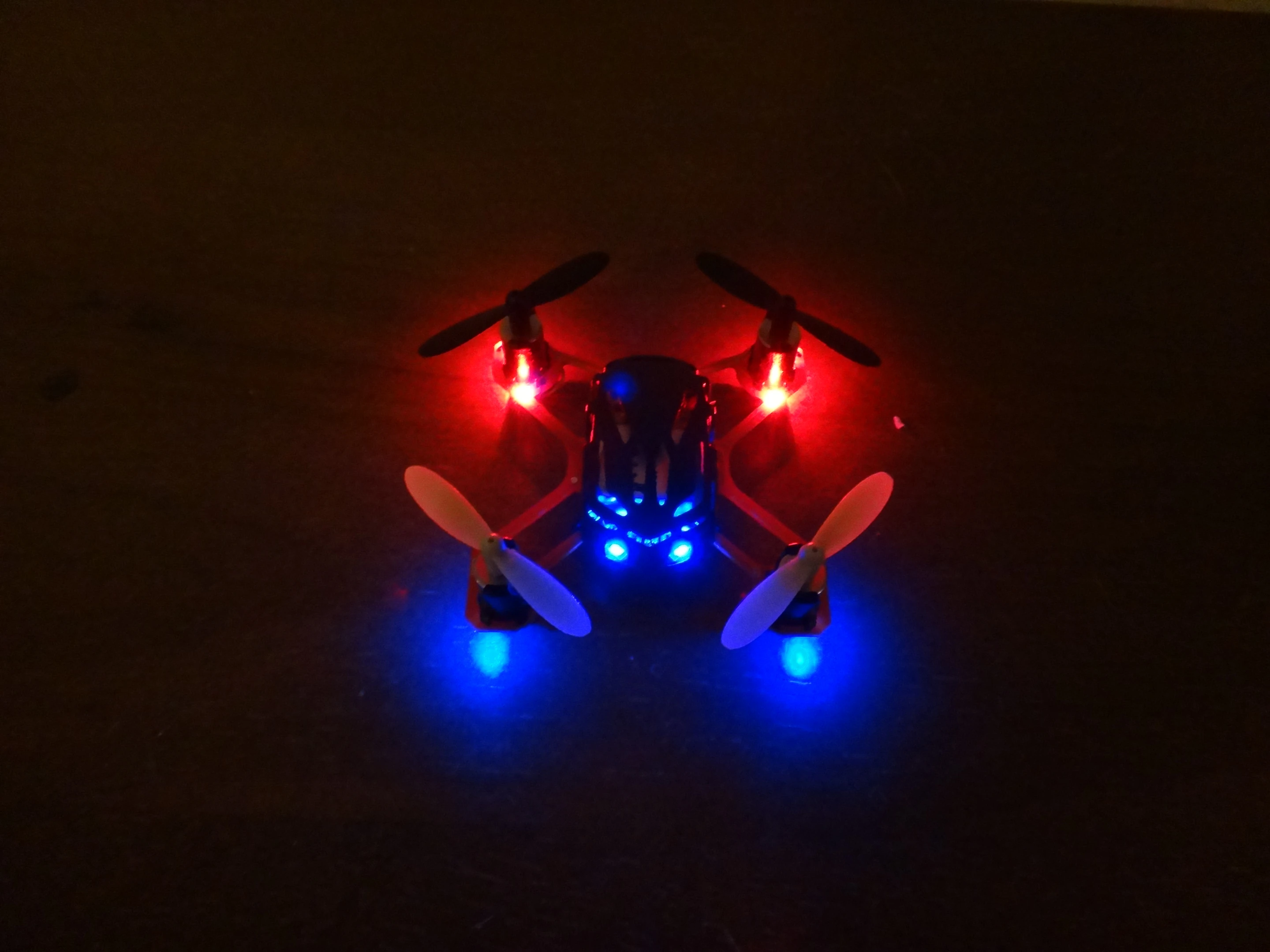 If it weren't for the LEDs that light up when it's switched on, it would be difficult to keep track of it at a distance