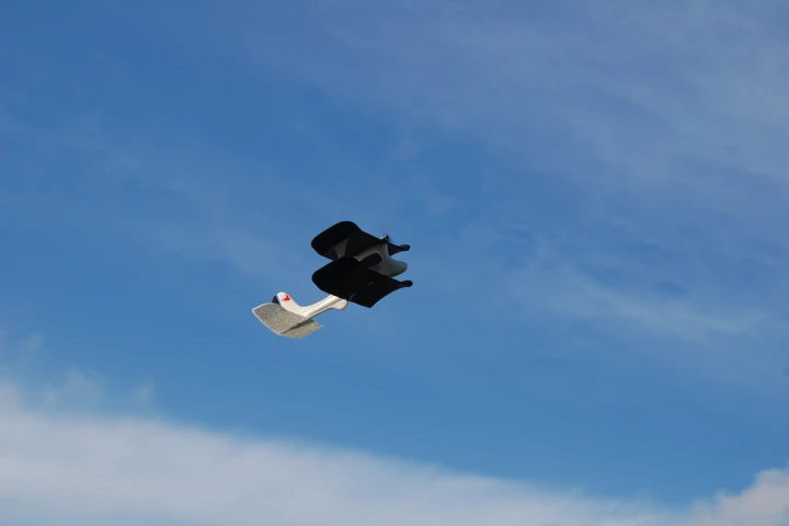 The SmartPlane can be controlled by tilting the connected iOS device