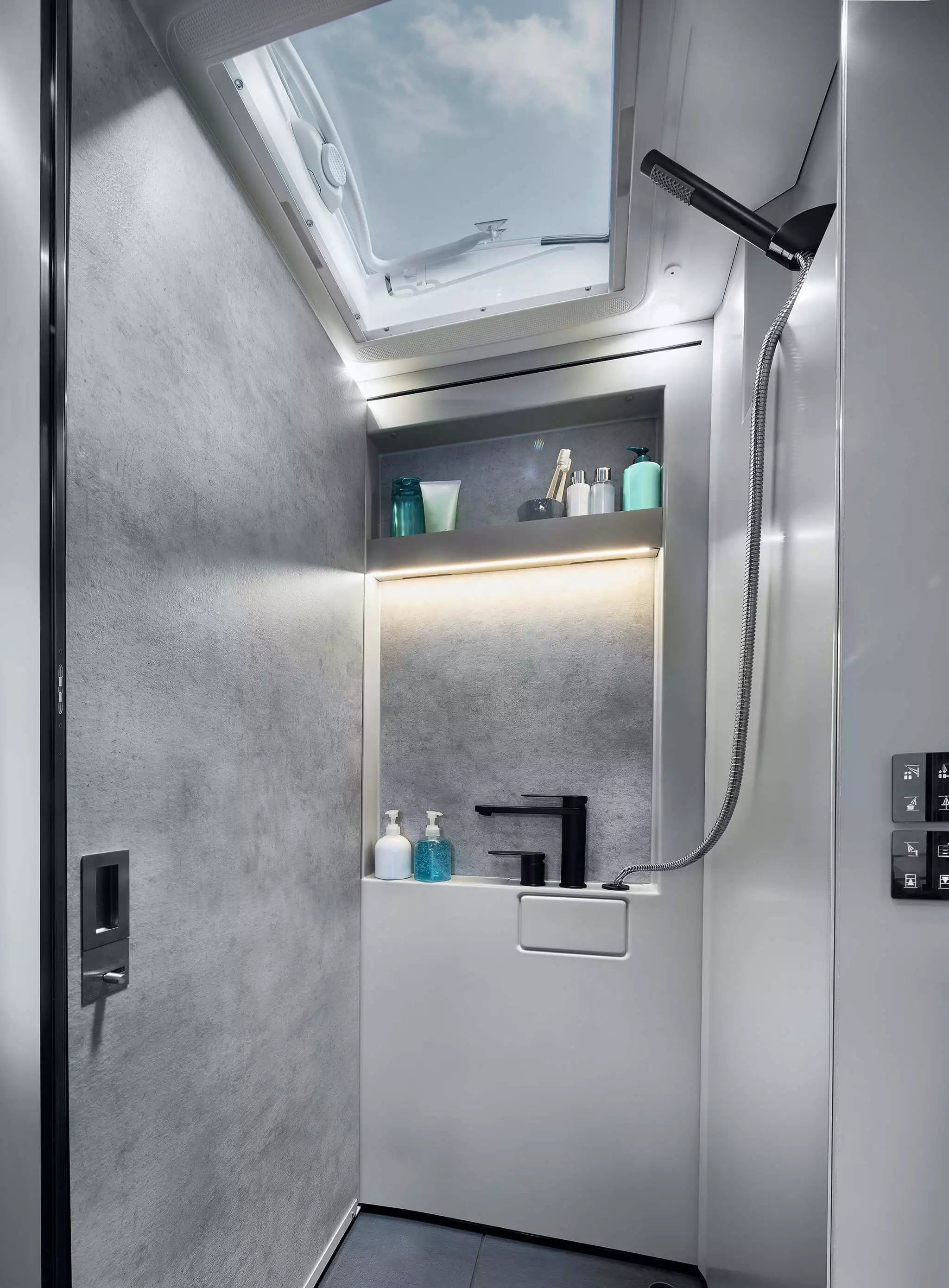 Shown here in shower configuration, with the sliding wall pushed to the left, the bathroom is a big highlight of the iSmove