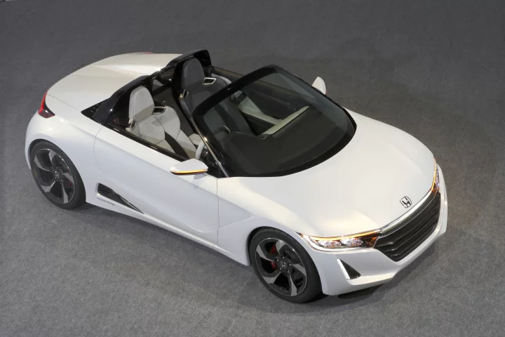 The S660 roadster will make its debut at the 2013 Tokyo Motor Show