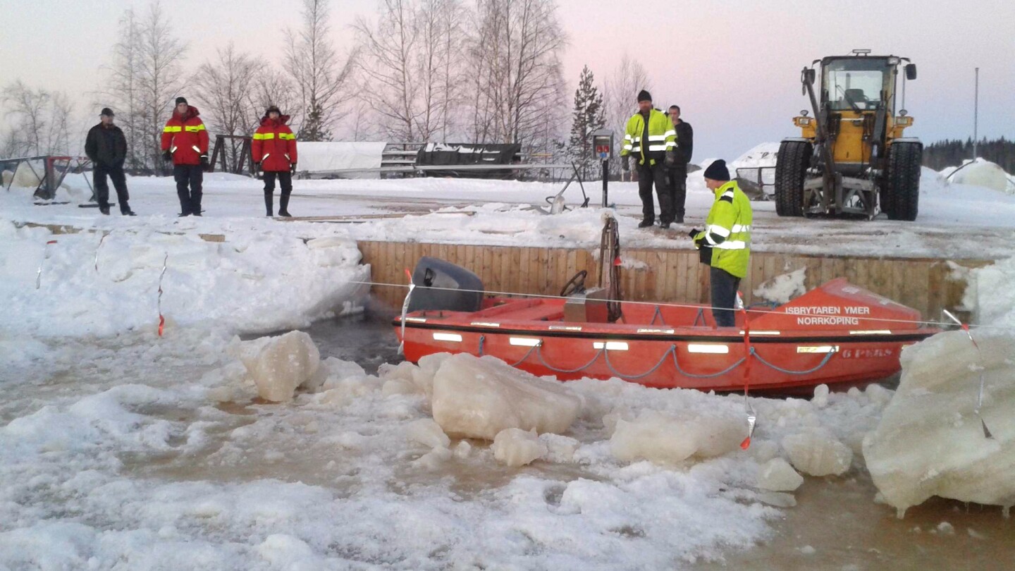 With support from the Norrkust Marina Varvs AB in Båtskärsnä (near Luleå in Sweden), the Dtorque was tested at temperatures of minus 15 degrees Celsius at the Ymer icebreaker. In a port area, which had been freed from ice for the tests, the engine ran perfectly in all speed and load ranges, and started and idled so reliably at these icy temperatures that the Swedish coast guard directly expressed interest in the technology.