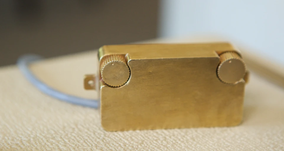 Dialtone "infinitely adjustable-tone pickup" side view