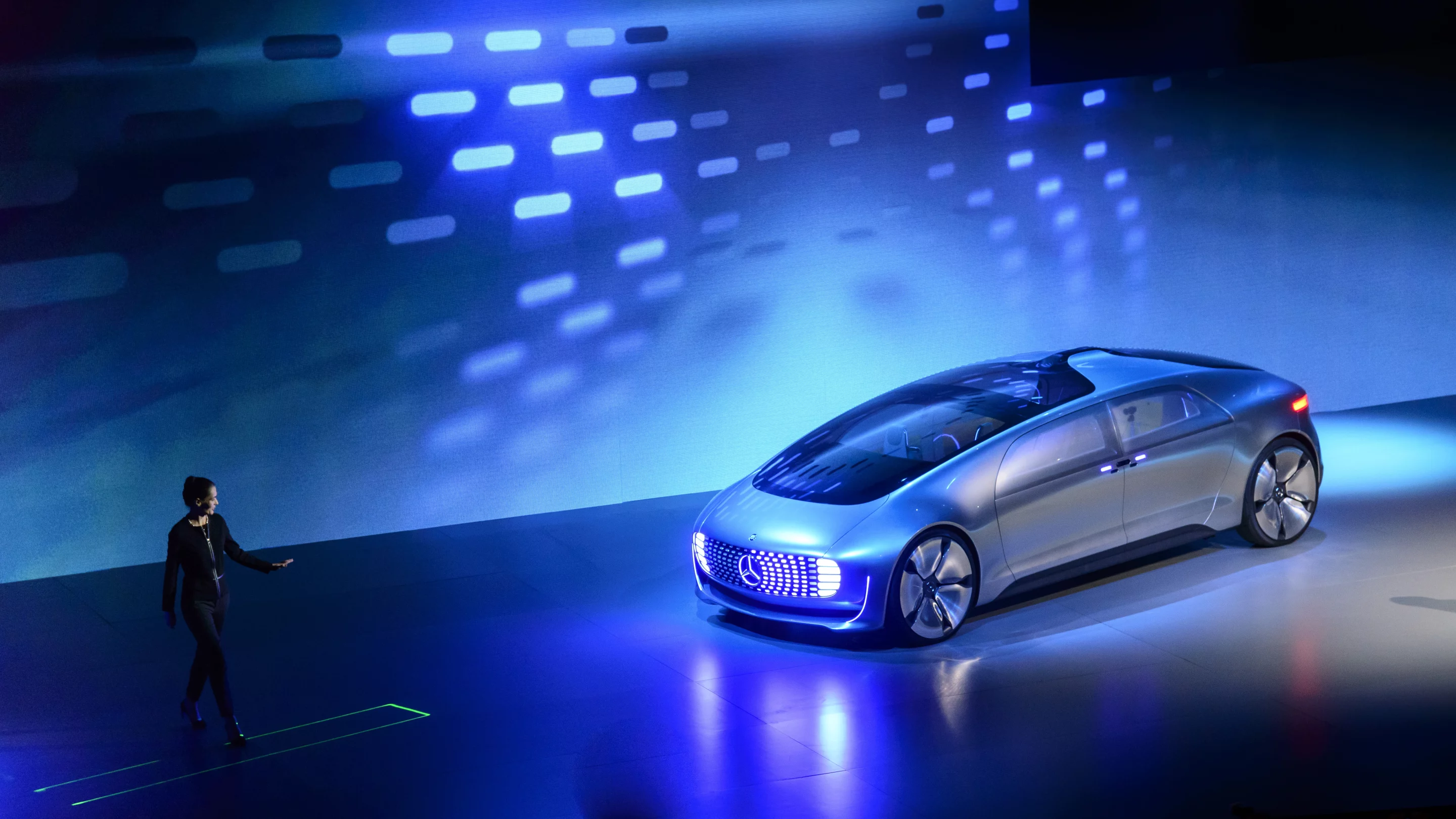Mercedes reveals the F 015 concept at CES 2015
