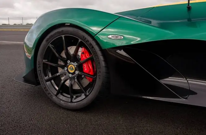 The Lotus 3-Eleven showing brake details