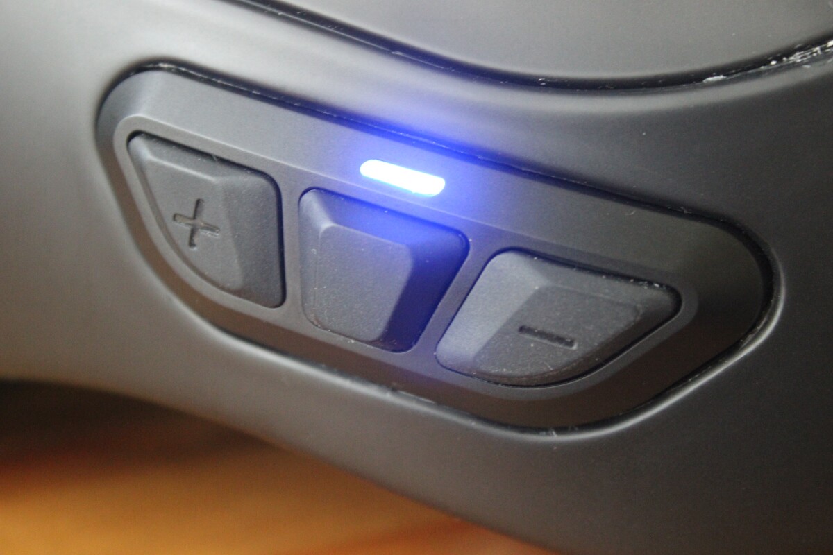 All of the Sena R1's functions are controlled by three buttons