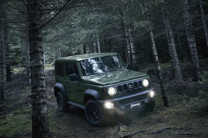At under 340 cm long, the Suzuki Jimny is ready to maneuver through tight spaces in a way other modern 4x4s are not