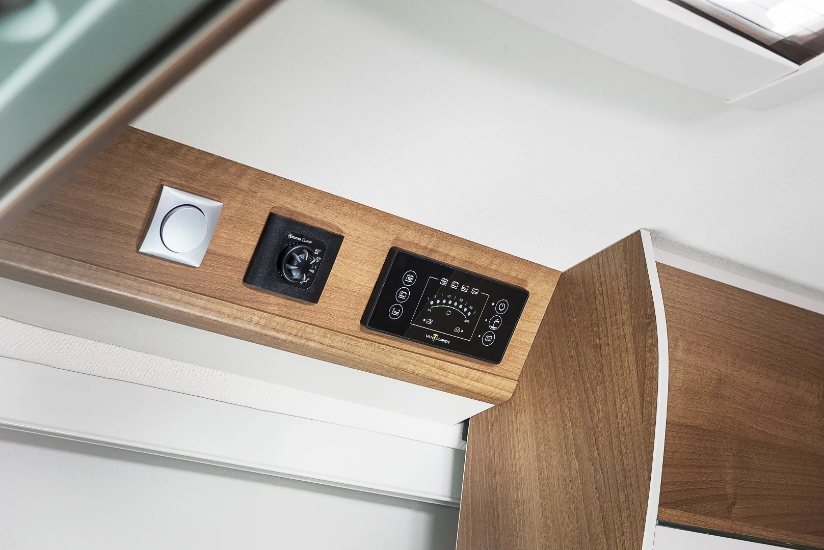 Electrical control station