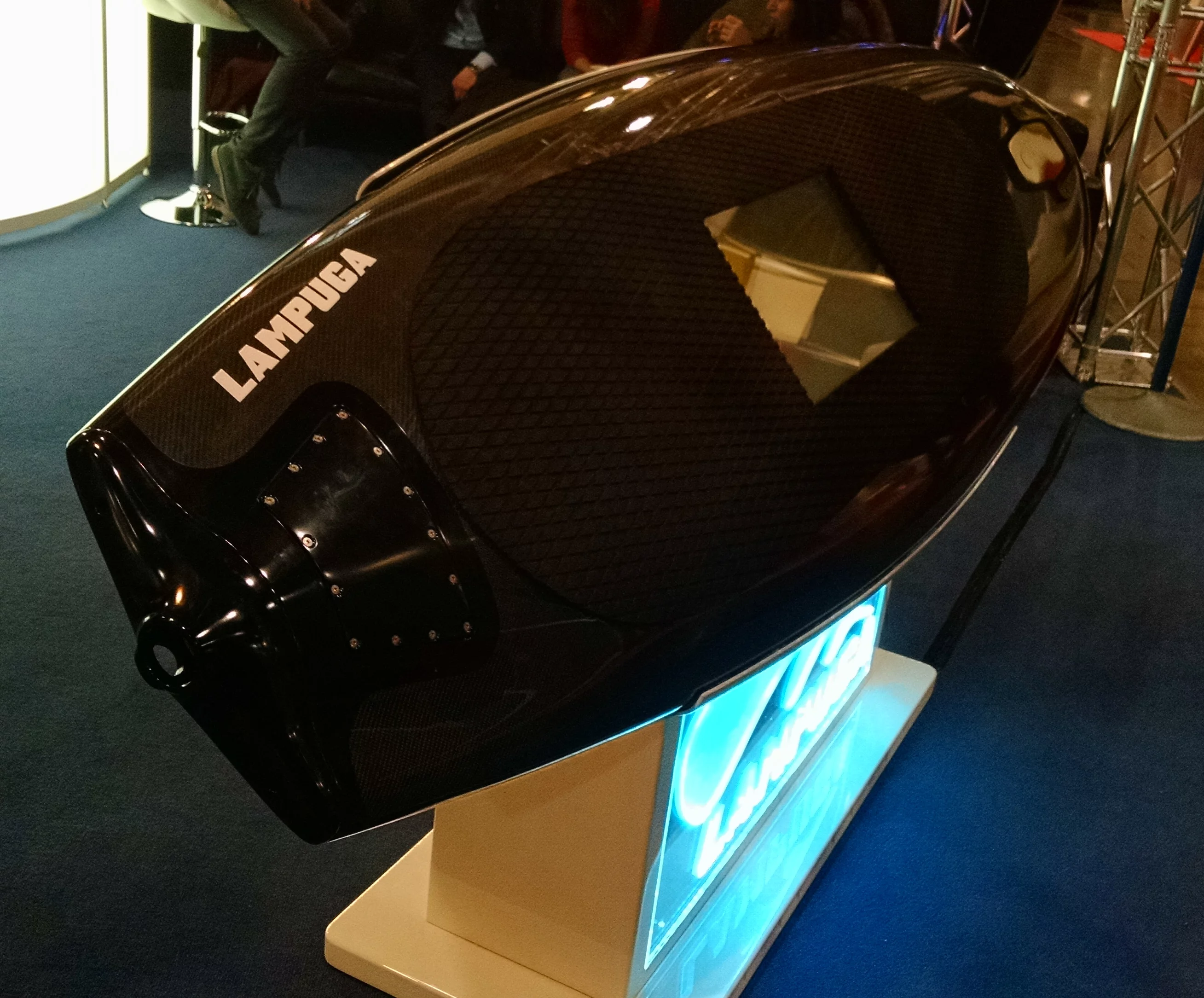 The Lampuga electric surfboard at Boot Düsseldorf 2015 (Photo: C.C. Weiss/Gizmag)