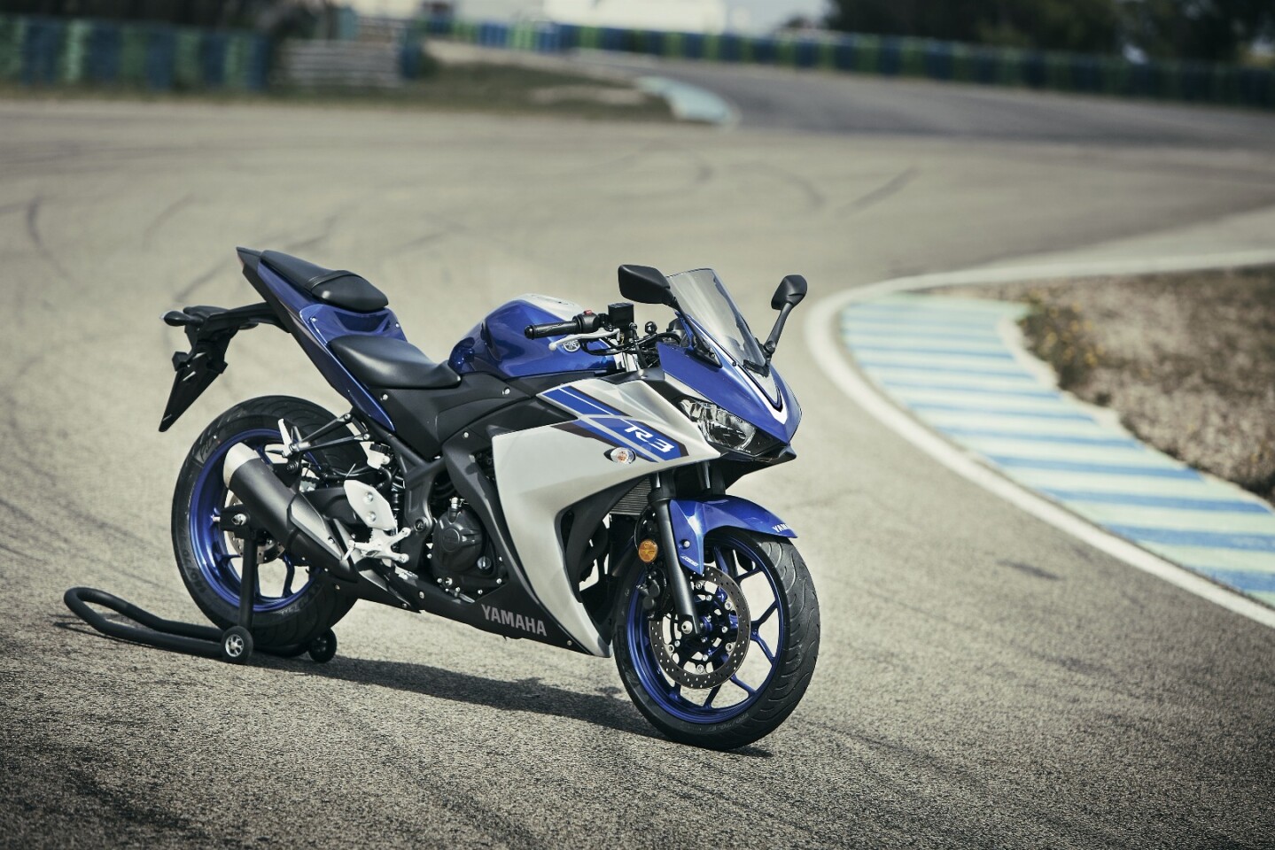 Modeled after the flagship superbike YZF-R1, Yamaha's YZF-R3 was launched in 2015, with a liquid-cooled in-line twin engine that makes 42 hp (30.9 kW) at 10,750 rpm