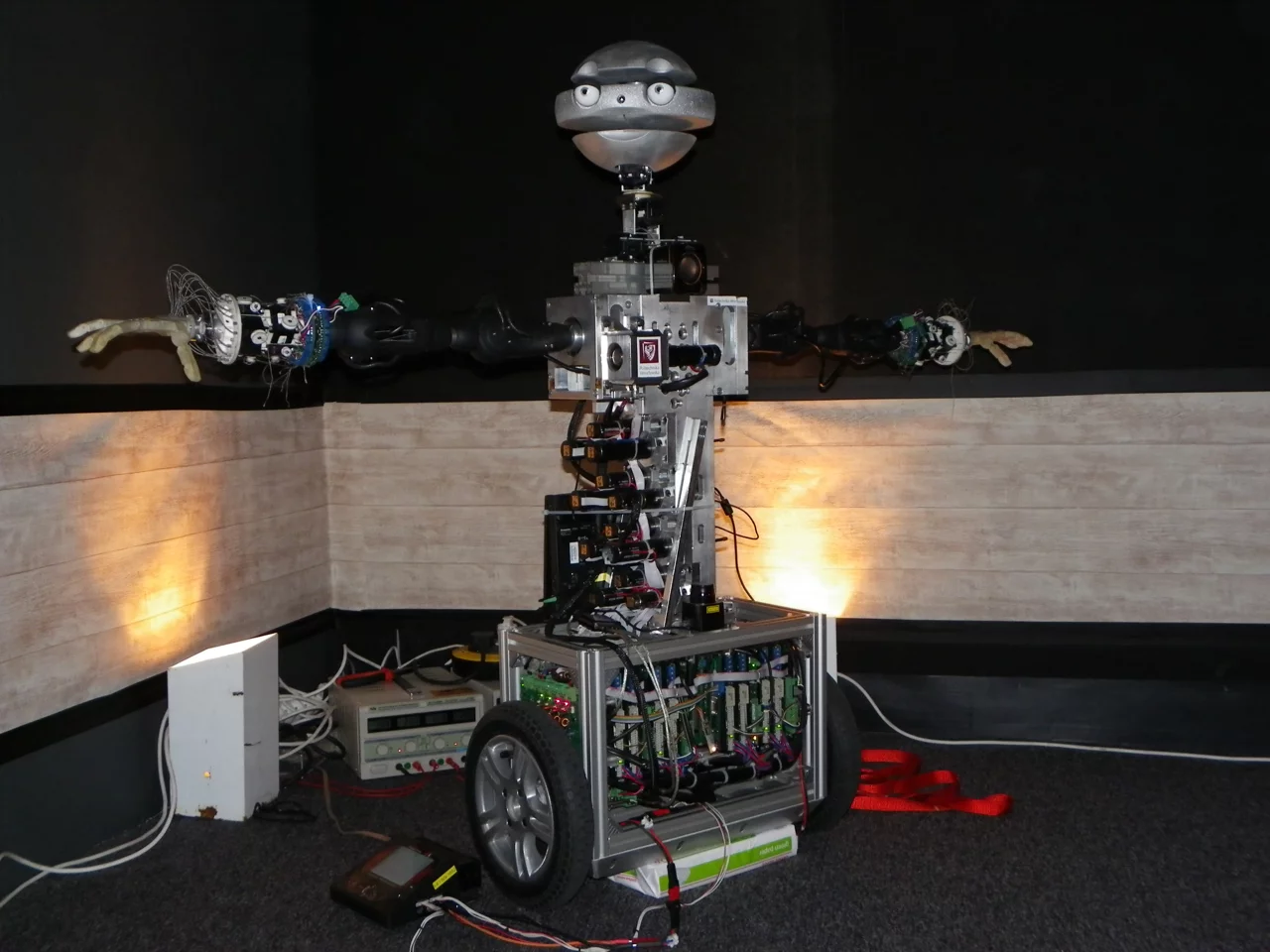 FLASH posing with a rather surprised-looking EMYS head attachment (Photo: Gizmag)