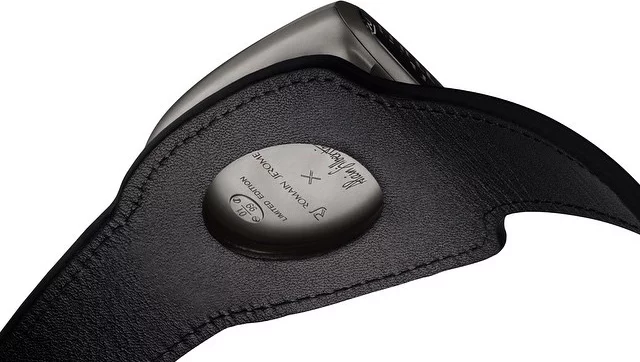 The Subcraft's cuff has a cut-out in the back, to display its pedigree