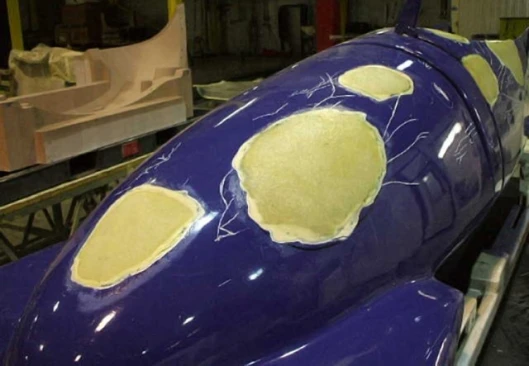 The RAF approached Lotus with the challenge to repair one of its competition sleds. The new and improved sled reached speeds of 135km/h, and finished third at the 2008 Inter-Services Ice Championships.