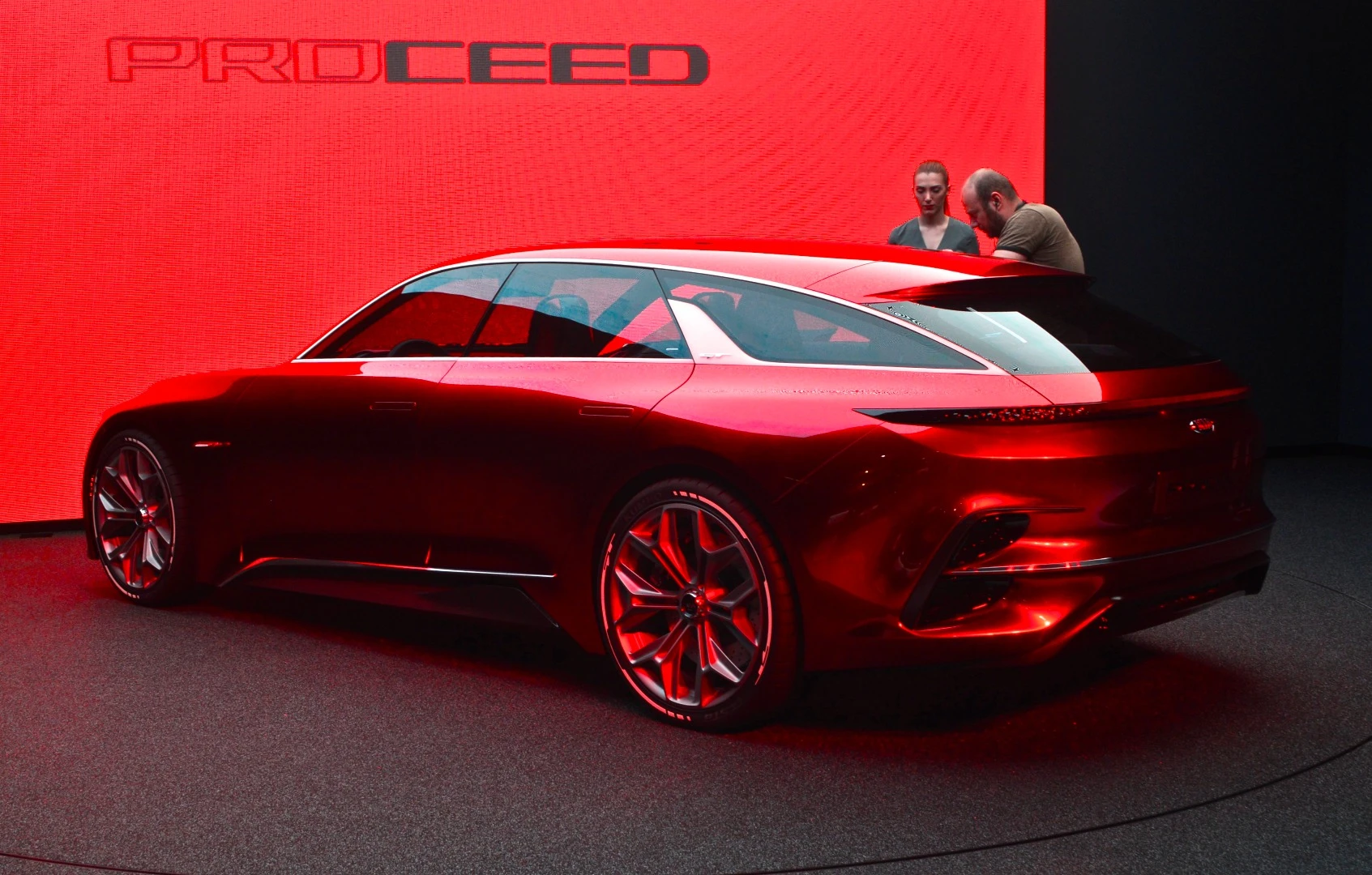 Kia debuts the Proceed concept in Frankfurt