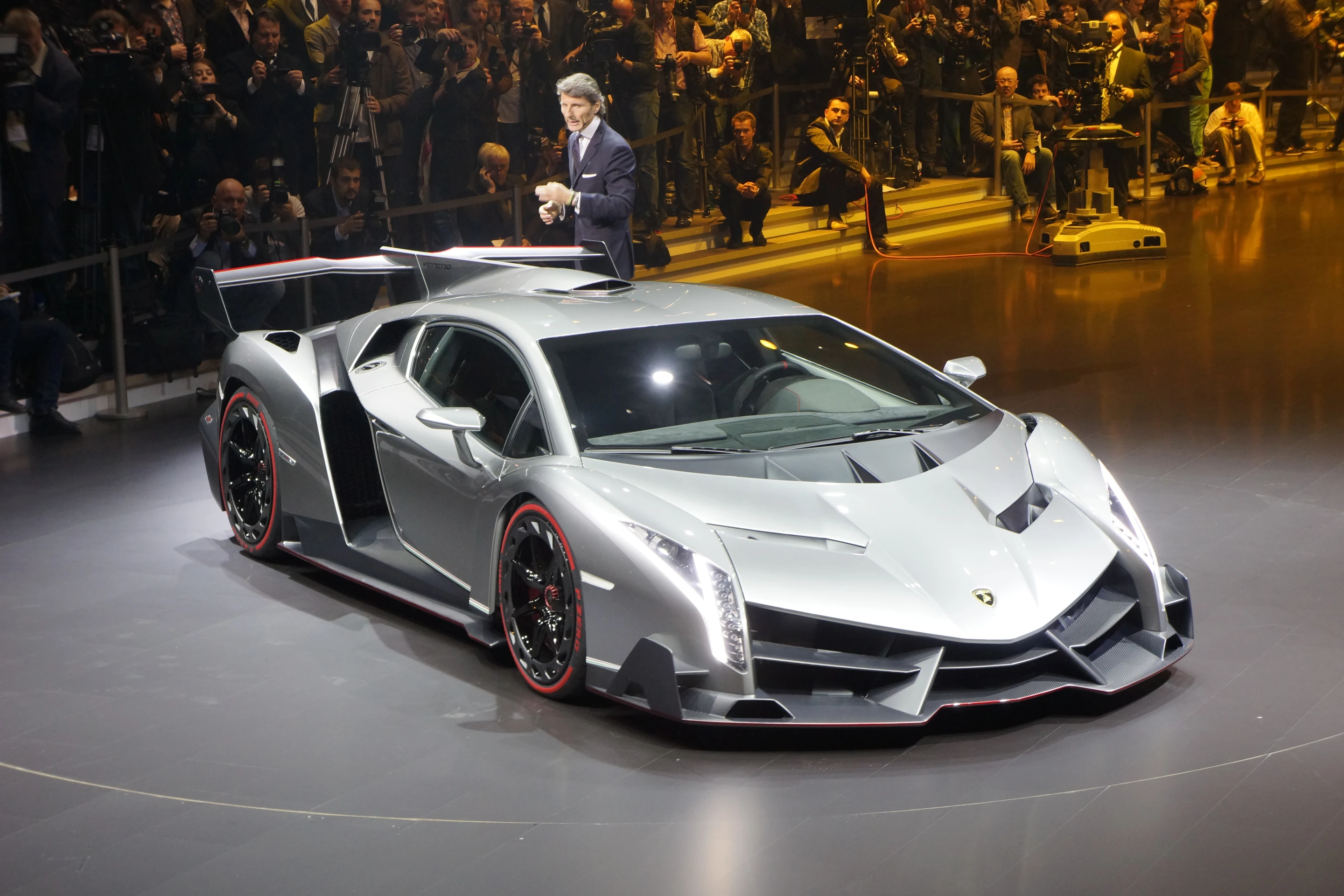0-62 mph (0-100 km/h): 2.8 seconds