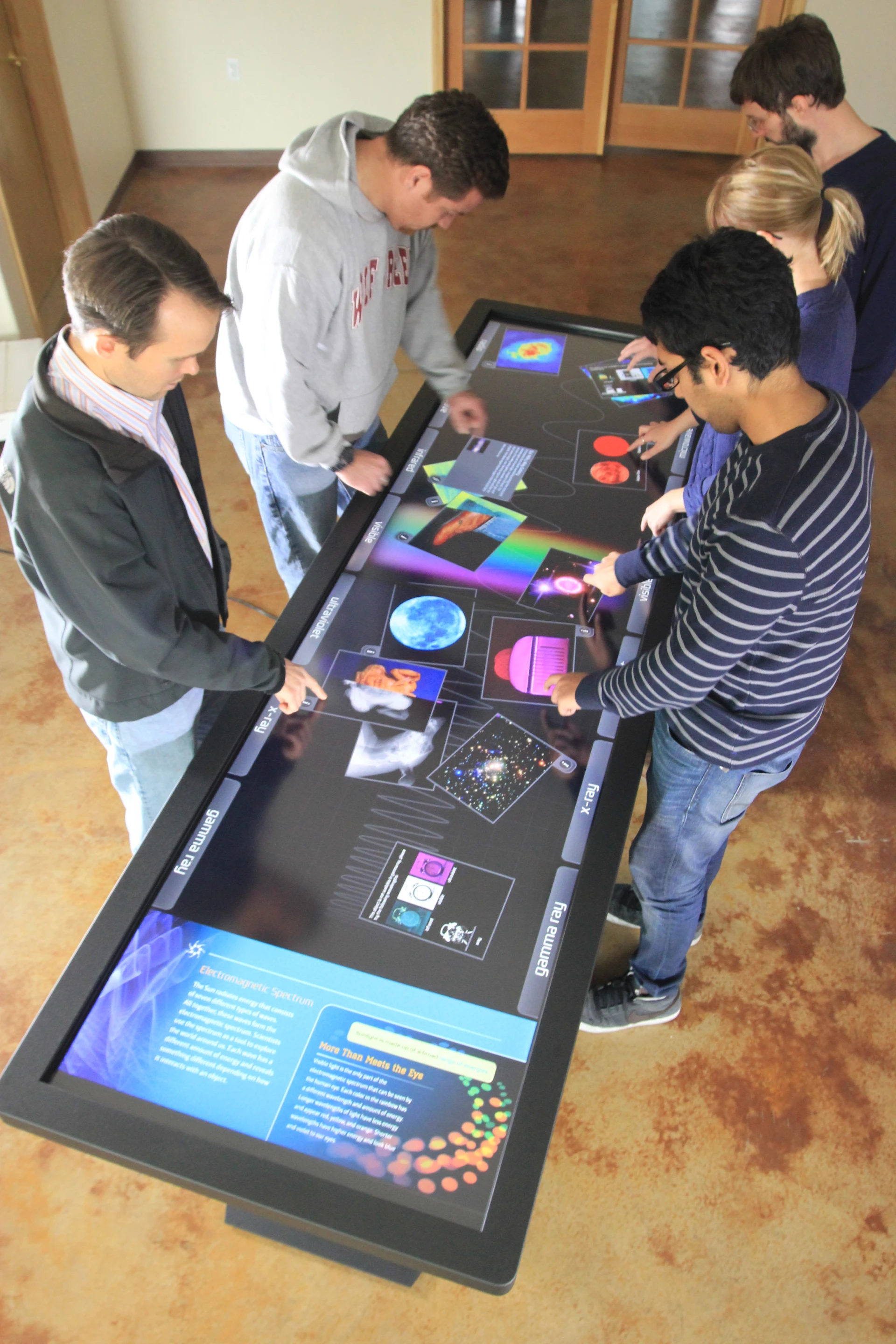 The Pano Touch Table can accommodate up to eight simultaneous users