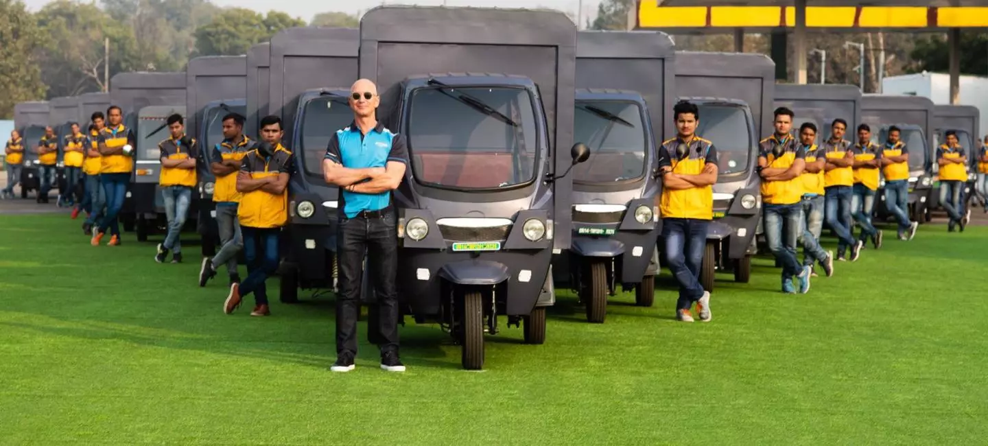 Amazon plans to have 10,000 electric rickshaws in operation across India by 2025