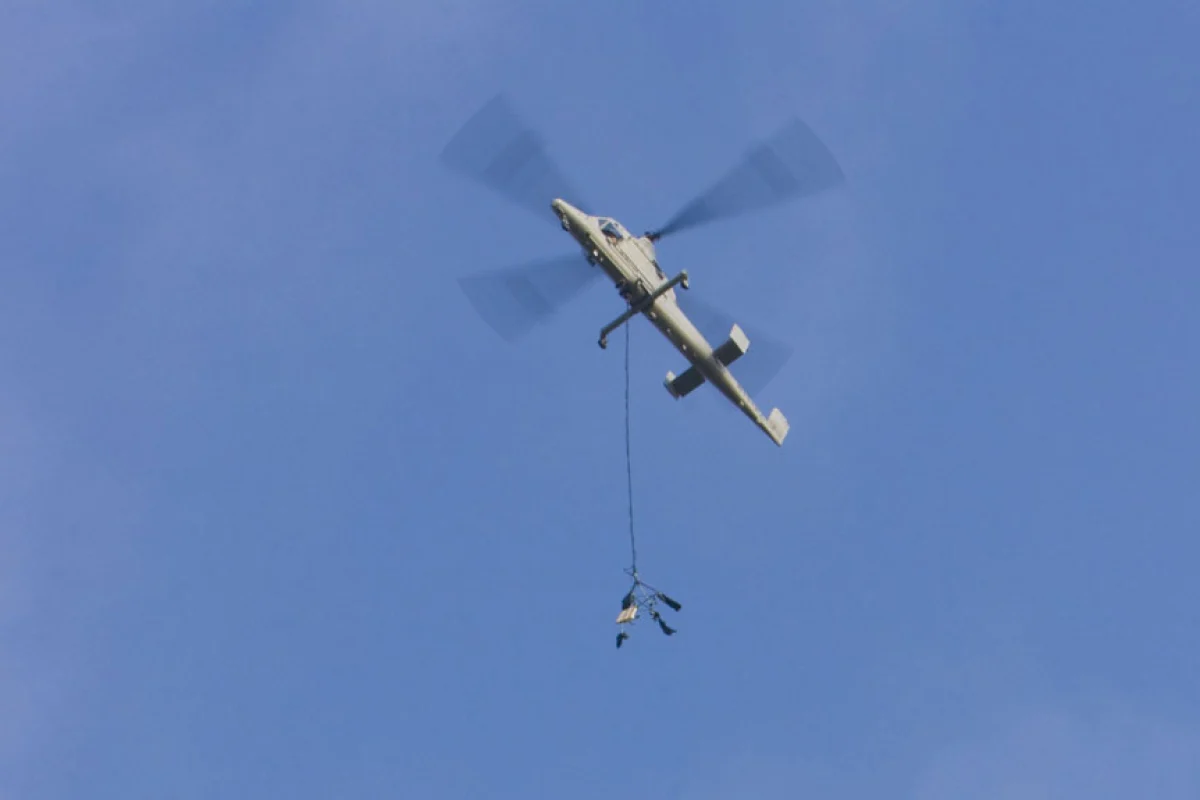 The test involved cargo airdrops from 300ft-400ft using a four-hook carousel