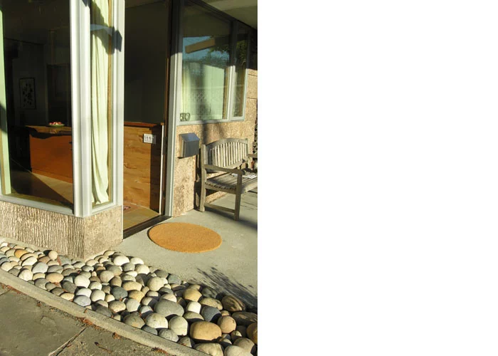 The house was built using resource-efficient and low-toxicity materials
