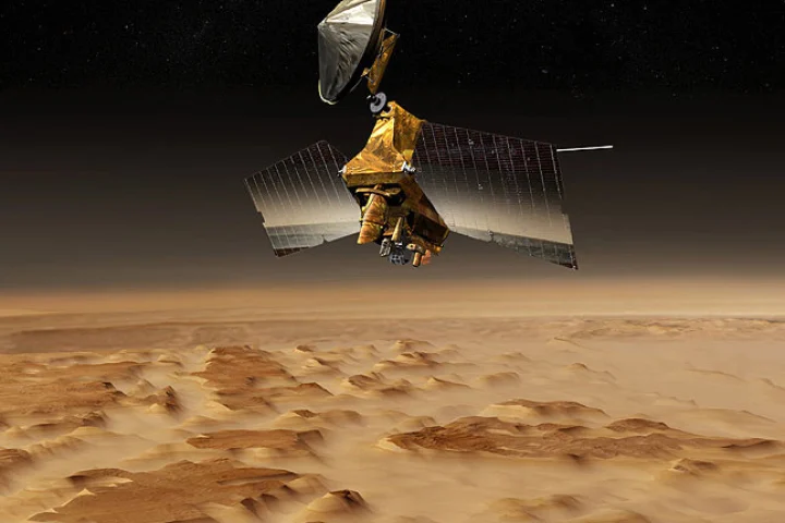 Artist's concept of the Mars Reconnaissance Orbiter