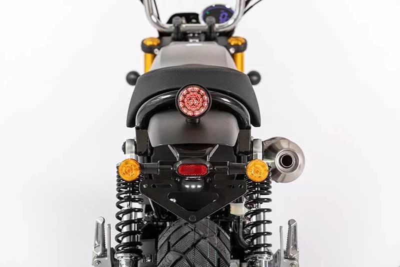 The X-Bongo 50 sits on an inverted front fork and twin rear shock absorbers with adjustable preload