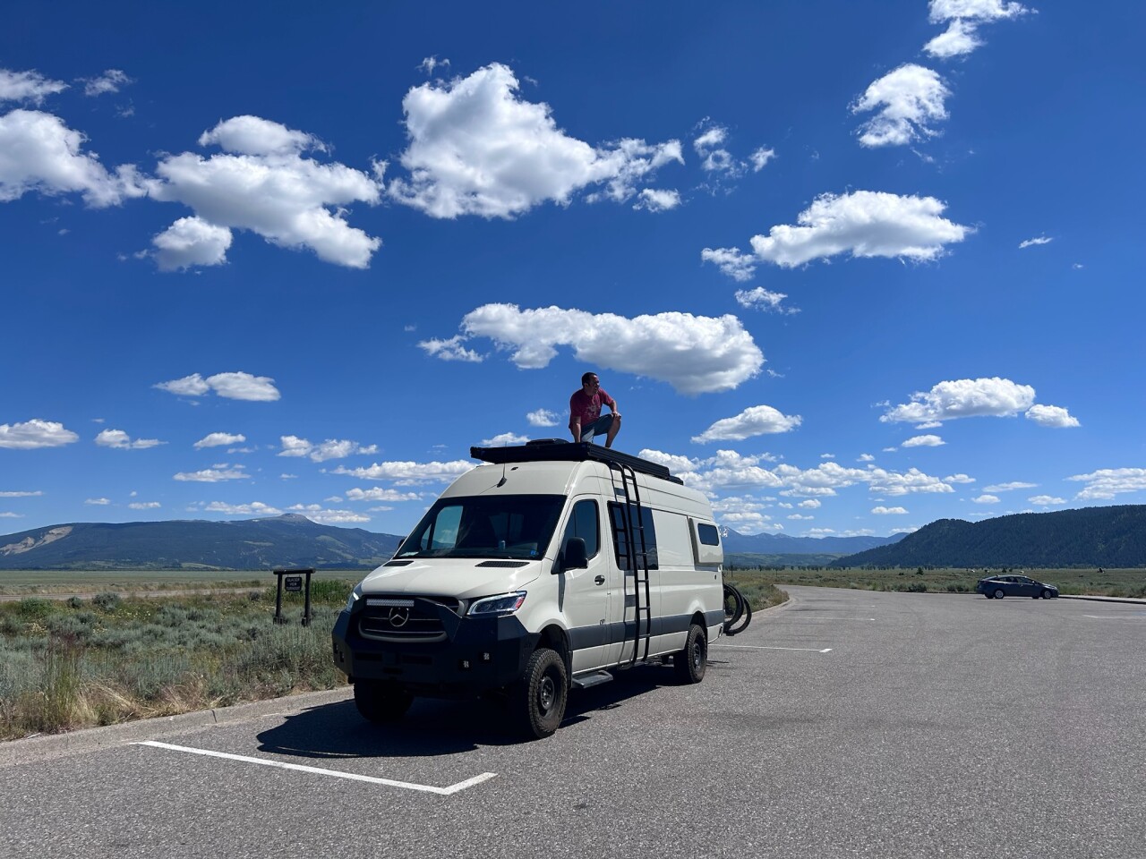 The Super Pacific Cloud Cap can hold up to 300 lb directly on its roof panel ... so stand on it, lay out and sunbathe ...
