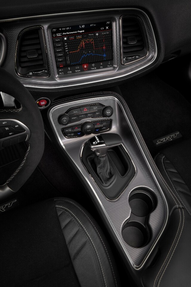 SRT Hellcat Redeye: center console